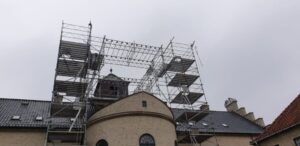 Stilladsudlejning i Støvring – professionel, lokal og sikker